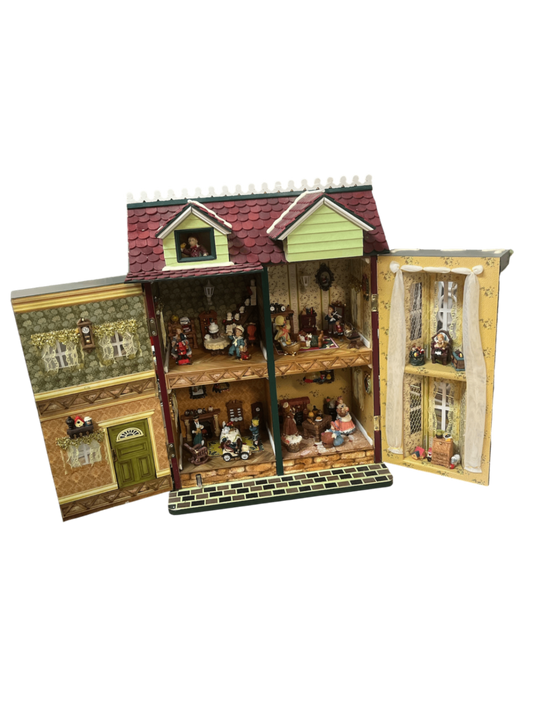 Nostalgisches Puppenhaus mit Spieluhr – drehbare Figuren, 4 Räume
