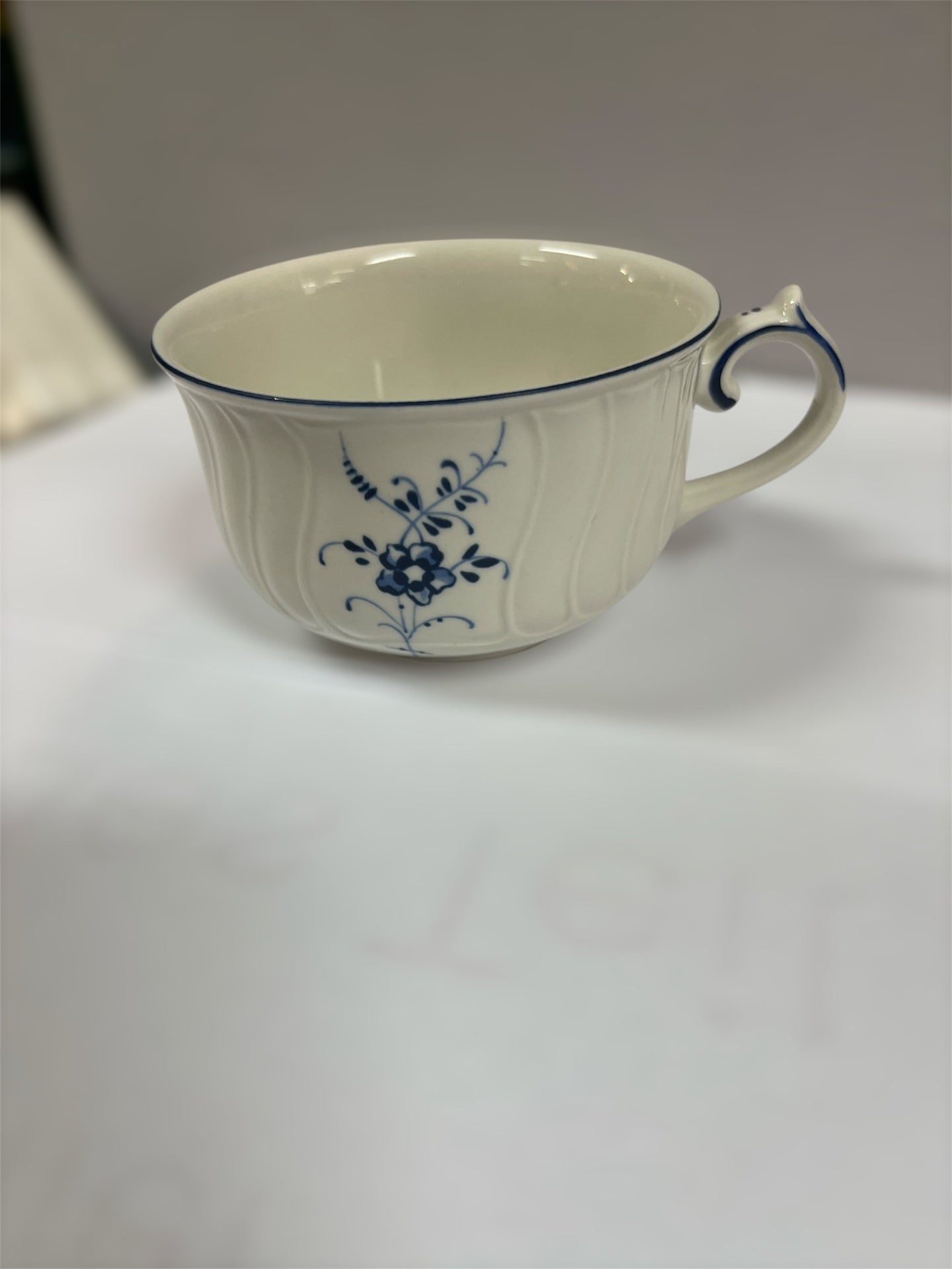 Teetasse / Tasse Alt Luxemburg/Reduziert 50 %