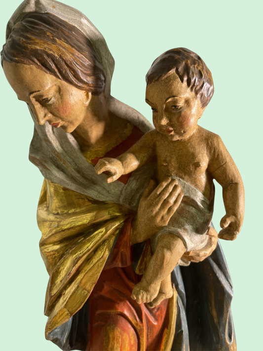 Madonna mit Kind geschnitzt Holz 60 cm farbig gefasst Blattgold Süddeutschland