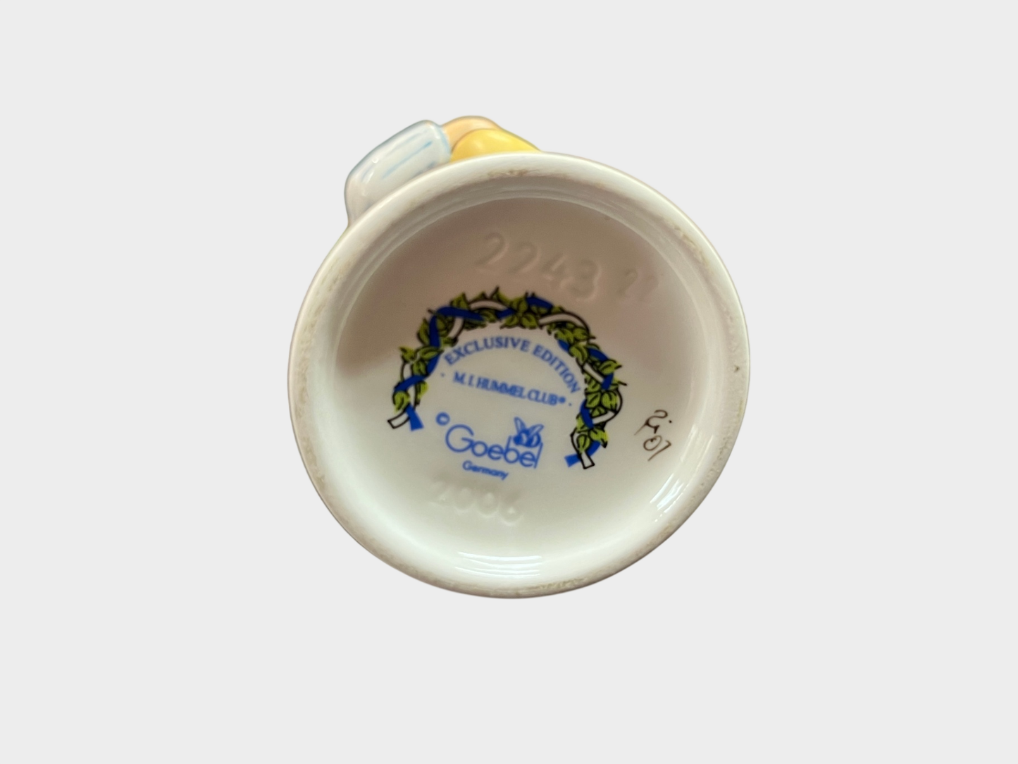 Goebel Hummel Figur Max Spring Tune 2243 M.I. Hummel Club 2006 Porzellan