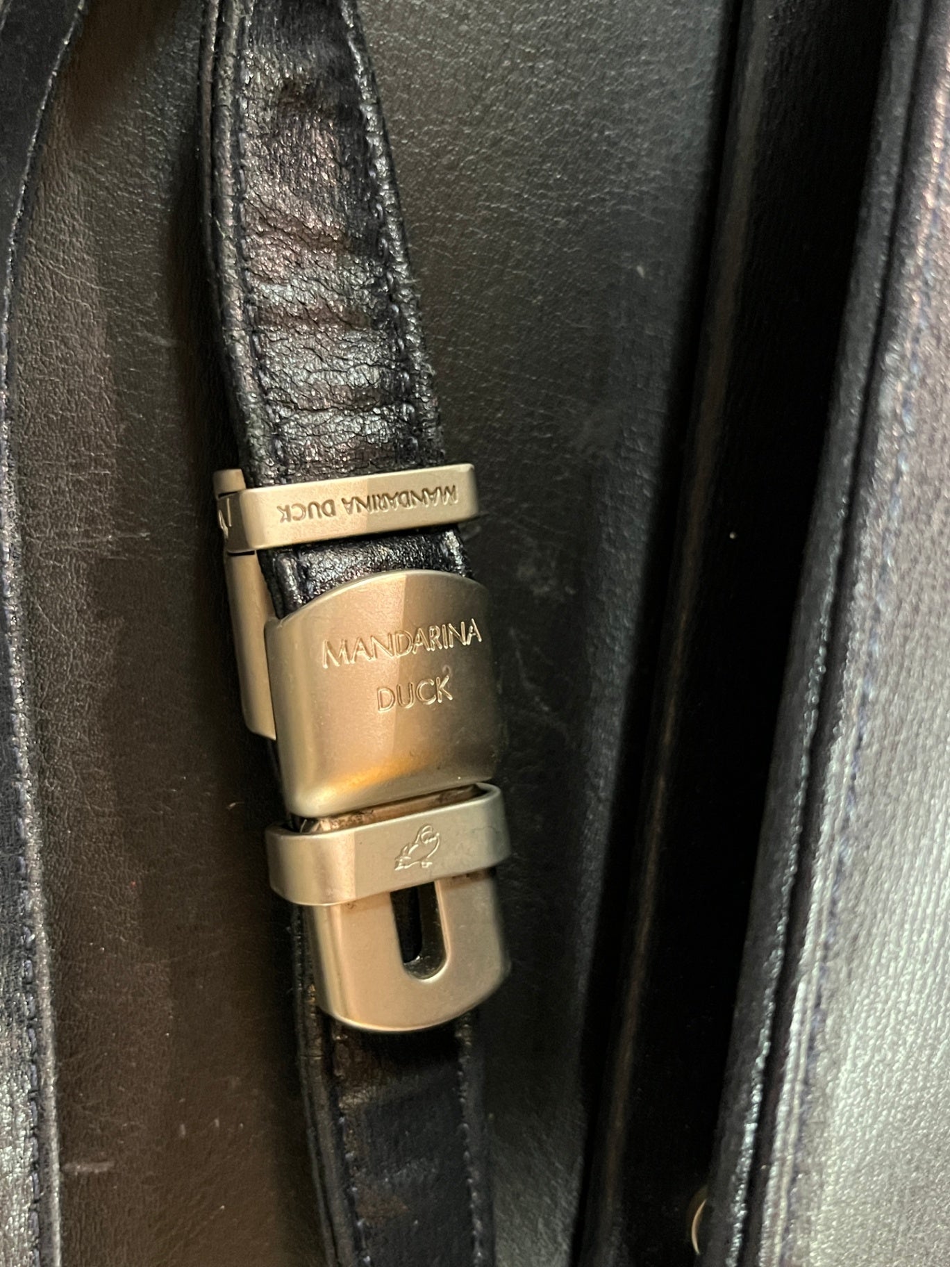 Mandarina Duck Umhängetasche Dunkelblau Leder Schultertasche mit Beutel