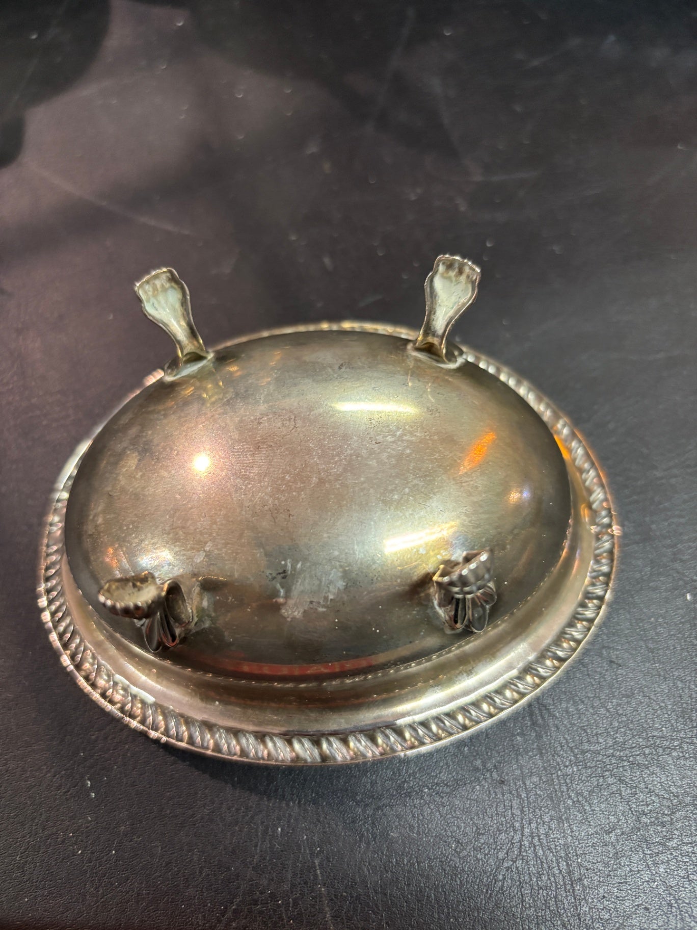 Versilberte Schale auf 4 Füßen Ø ca. 11 cm angelaufen