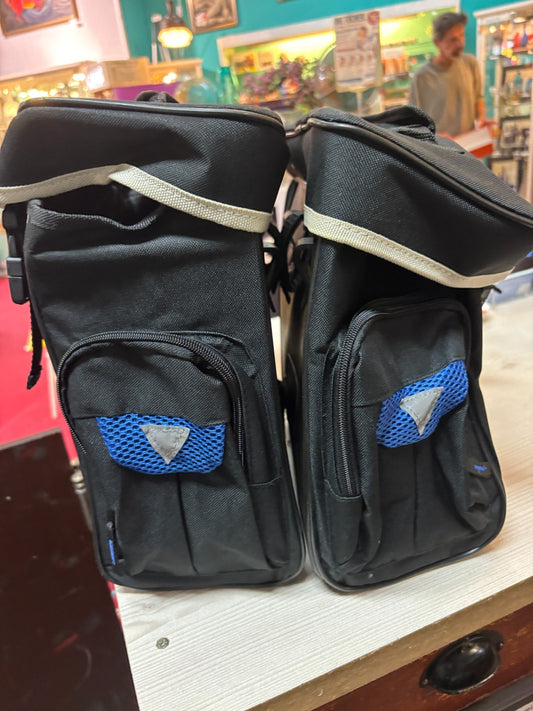 2 Fahrradtaschen für Gepäckträger schwarz – fast neuwertig