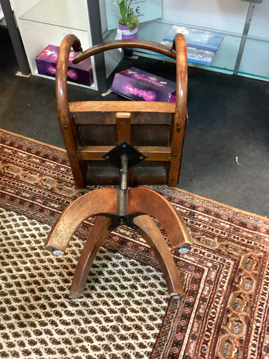 Vintage Bürostuhl aus Holz – Drehstuhl mit Rollen