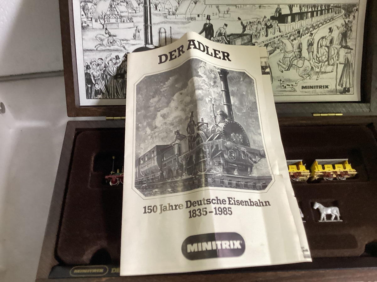 Minitrix 51 1010 00 „Der Adler“ Spur N in Holzkassette – defekt / Vitrinenmodell