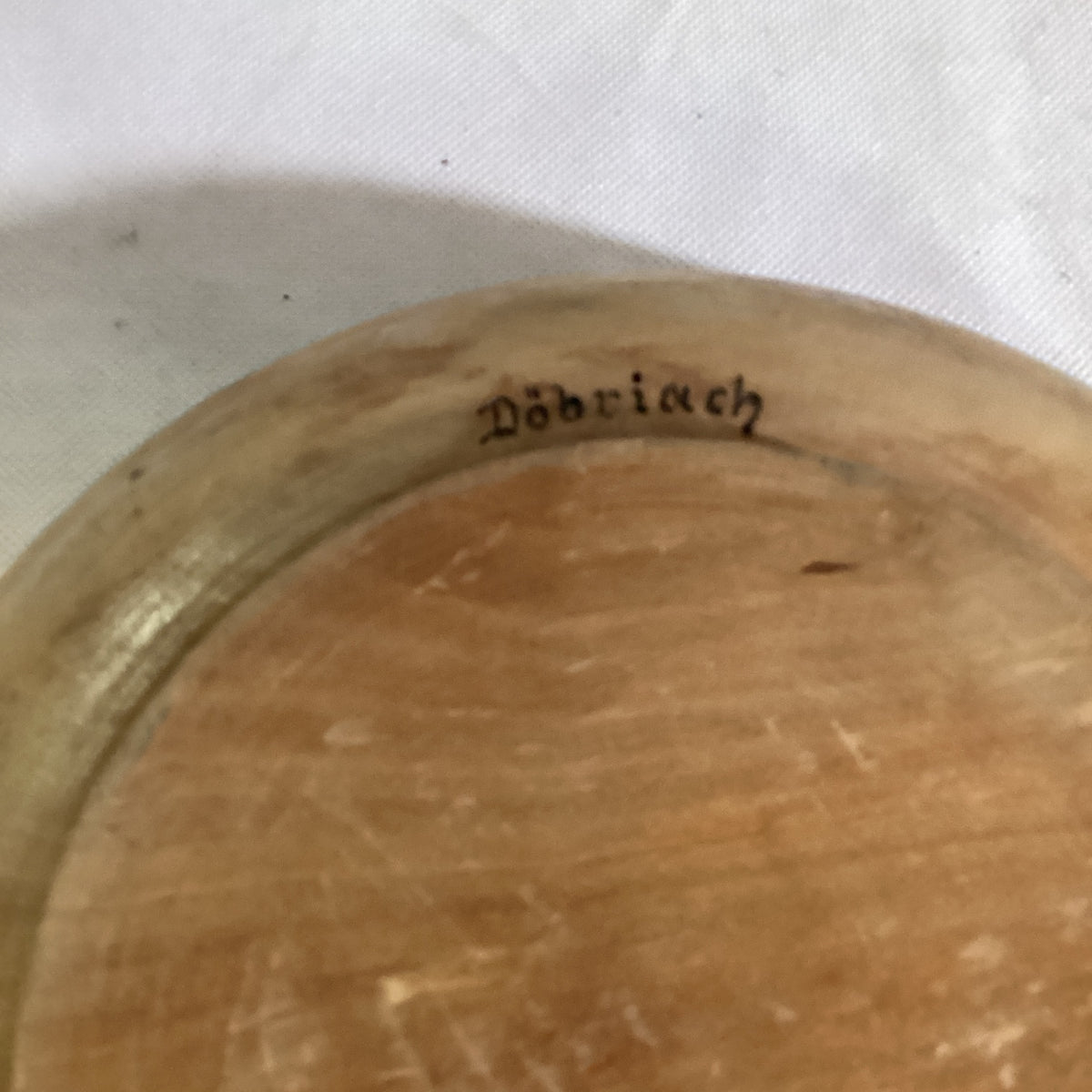 Handgefertigte Dekorative Holzschale mit Inschrift 'GIB UNS UNSER TÄGLICH BROT.' und Weizenähren-Motiv, aus Döbriach