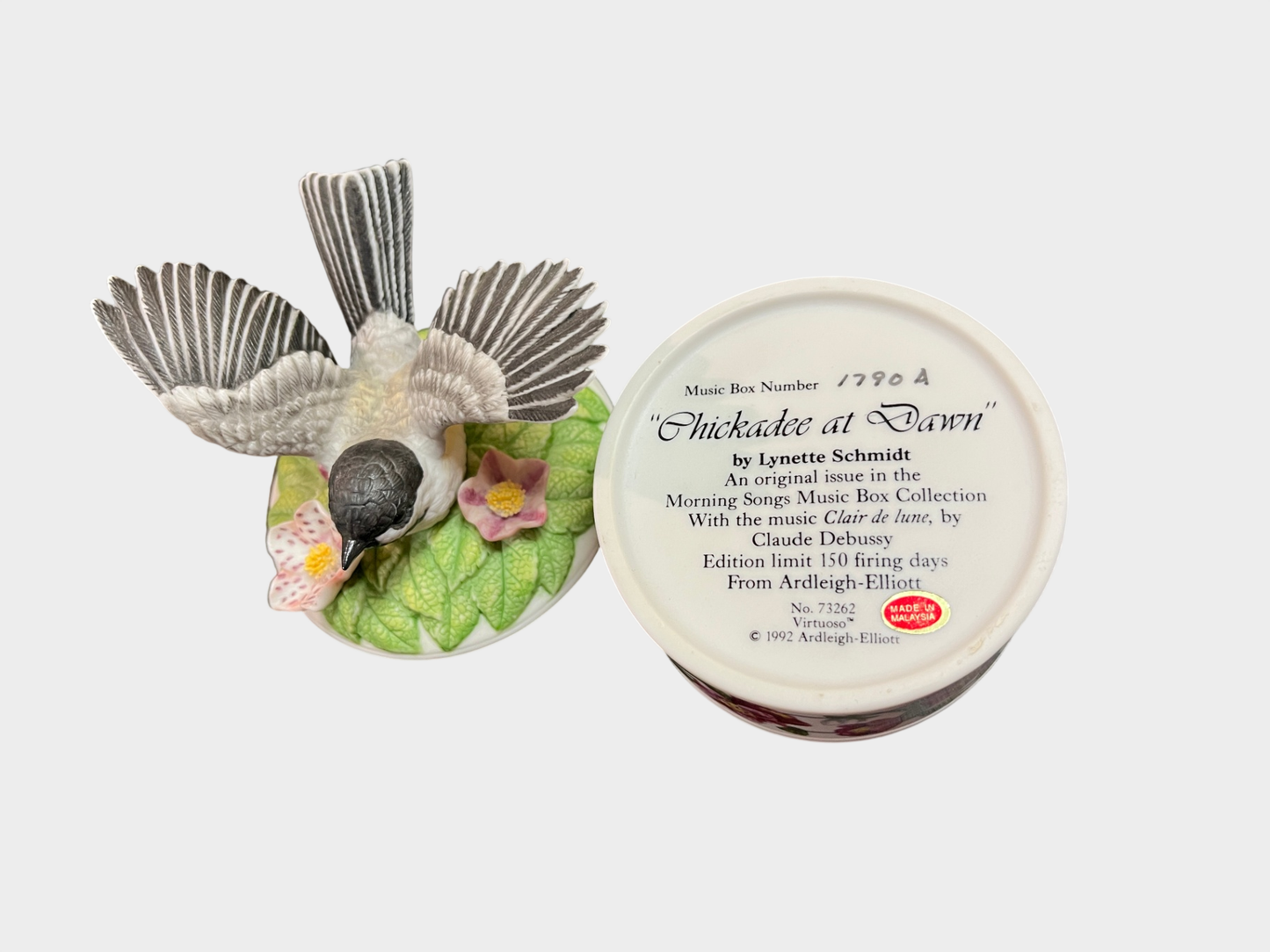 Porzellan Spieluhr Spieldose Chickadee at Dawn von Ardleigh Elliott 1992