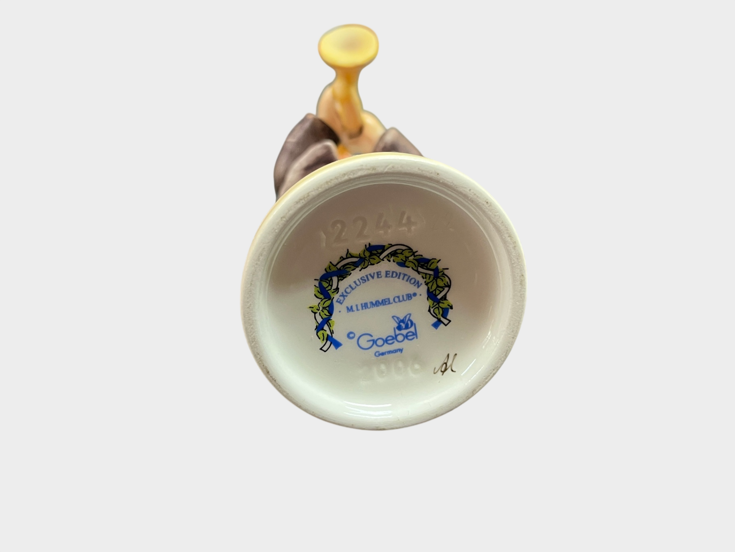 Goebel Hummel Figur Fred Spring Song 2244 M.I. Hummel Club Porzellan