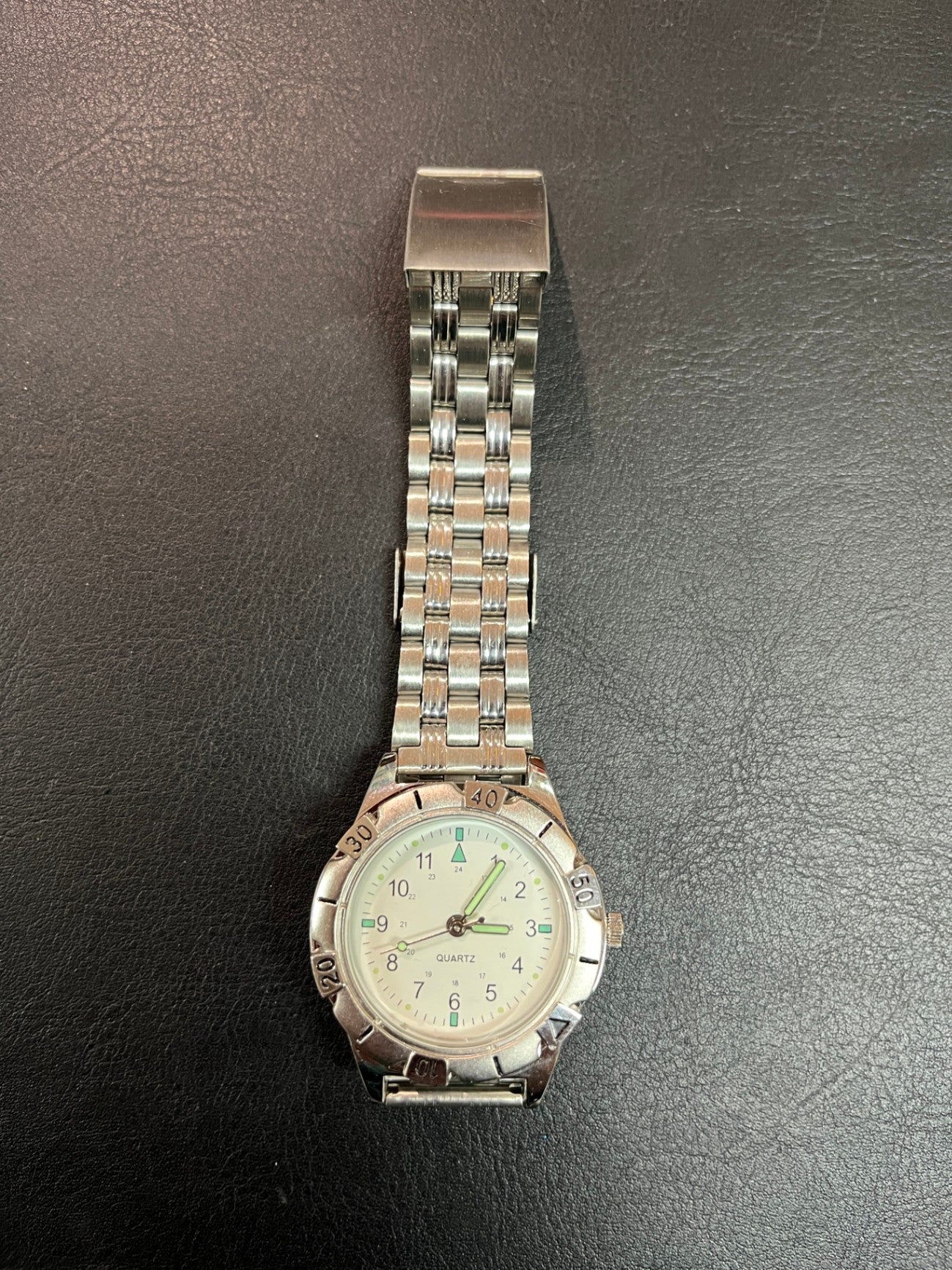 Unisex Armbanduhr Quartz Edelstahl Metallarmband Leuchtzeiger