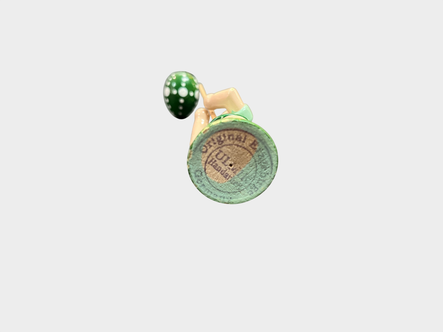 ULMIK Erzgebirge Holzfigur Mädchen Osterei handbemalt ca 9 cm