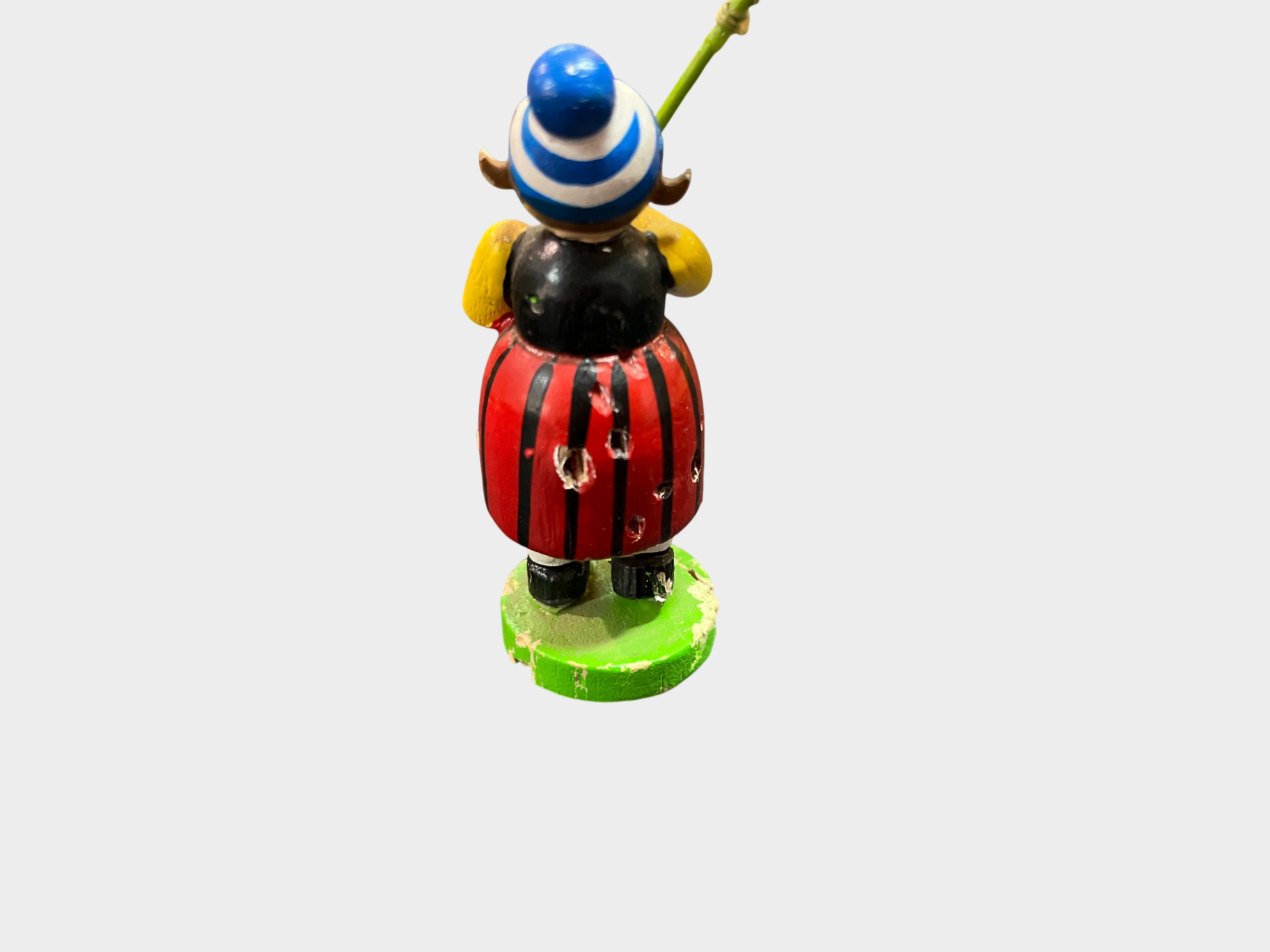 Otto Mertens Holzfigur Blumenkind mit gelber Blume handbemalt defekt