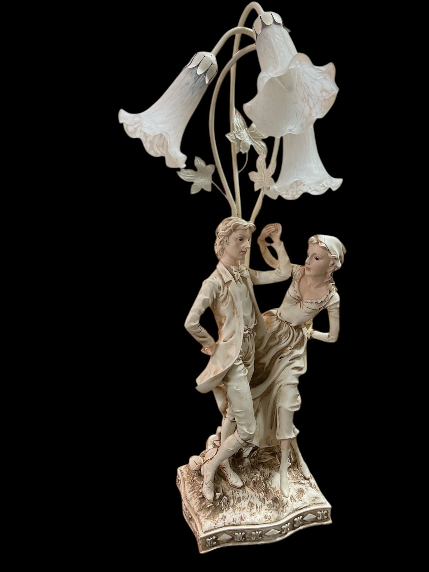Jugendstil Design Stehlampe mit tanzenden Figuren und -Glasschirmen leicht beschädigt