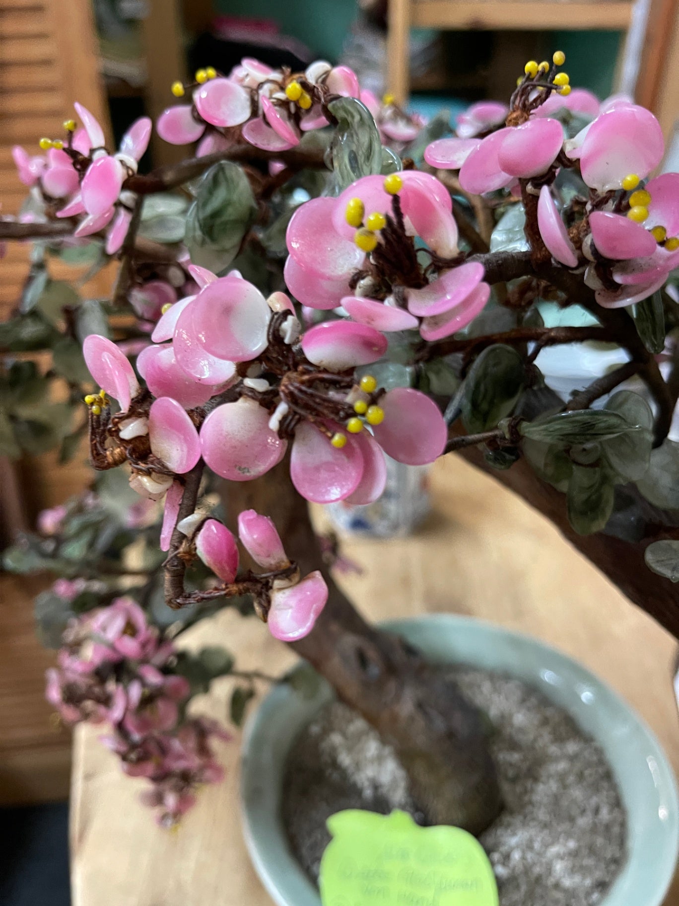 Großer handgefertigter Glas‑Bonsai mit rosa Blüten – ca. 75 cm – Celadon‑Topf – Vintage Deko