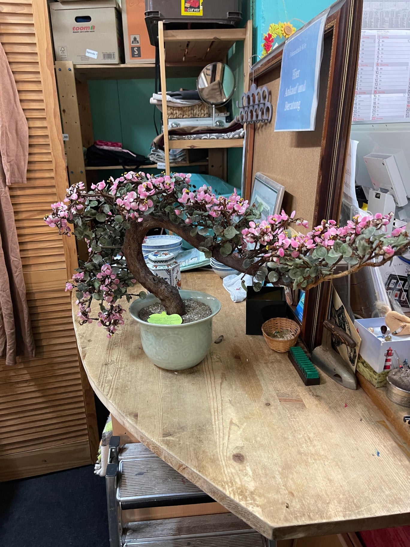 Großer handgefertigter Glas‑Bonsai mit rosa Blüten – ca. 75 cm – Celadon‑Topf – Vintage Deko