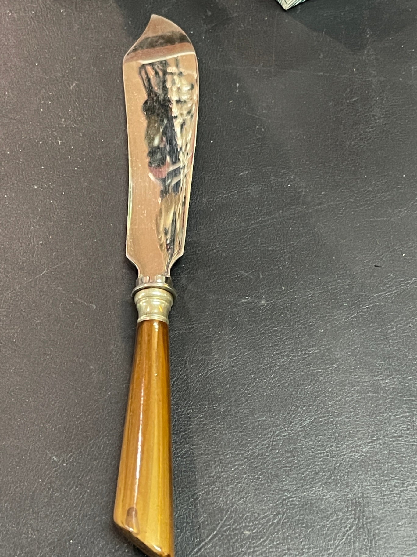 Buttermesser Horn Griff Metall Klinge floral graviert vintage