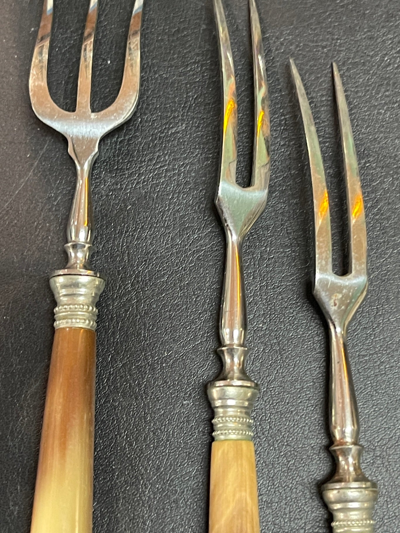 3 Fleischgabeln Horngriff Tranchiergabeln Set vintage Metall Horn