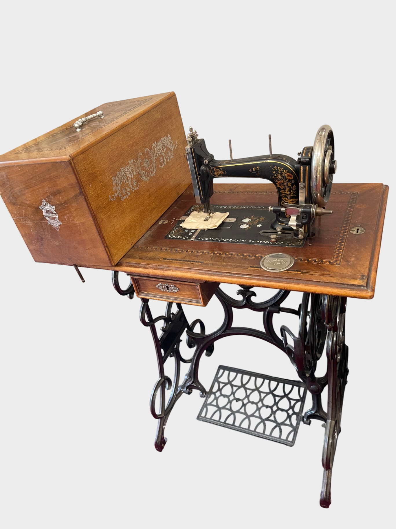Antike Nähmaschine Paul Decker Nähmaschinentisch Gusseisen Gestell um 1900