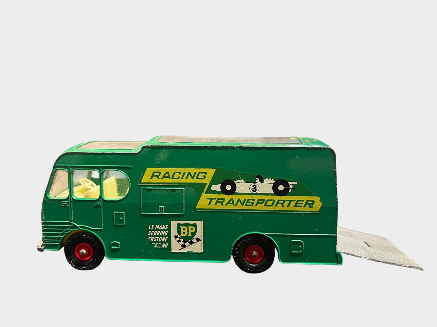 Matchbox King Size K-5 Rennwagen Transporter 2 Rennwagen