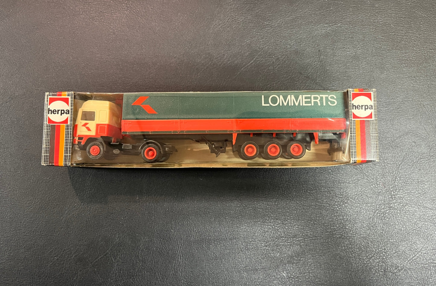 Herpa Volvo Pritschensattelzug Lommerts OVP