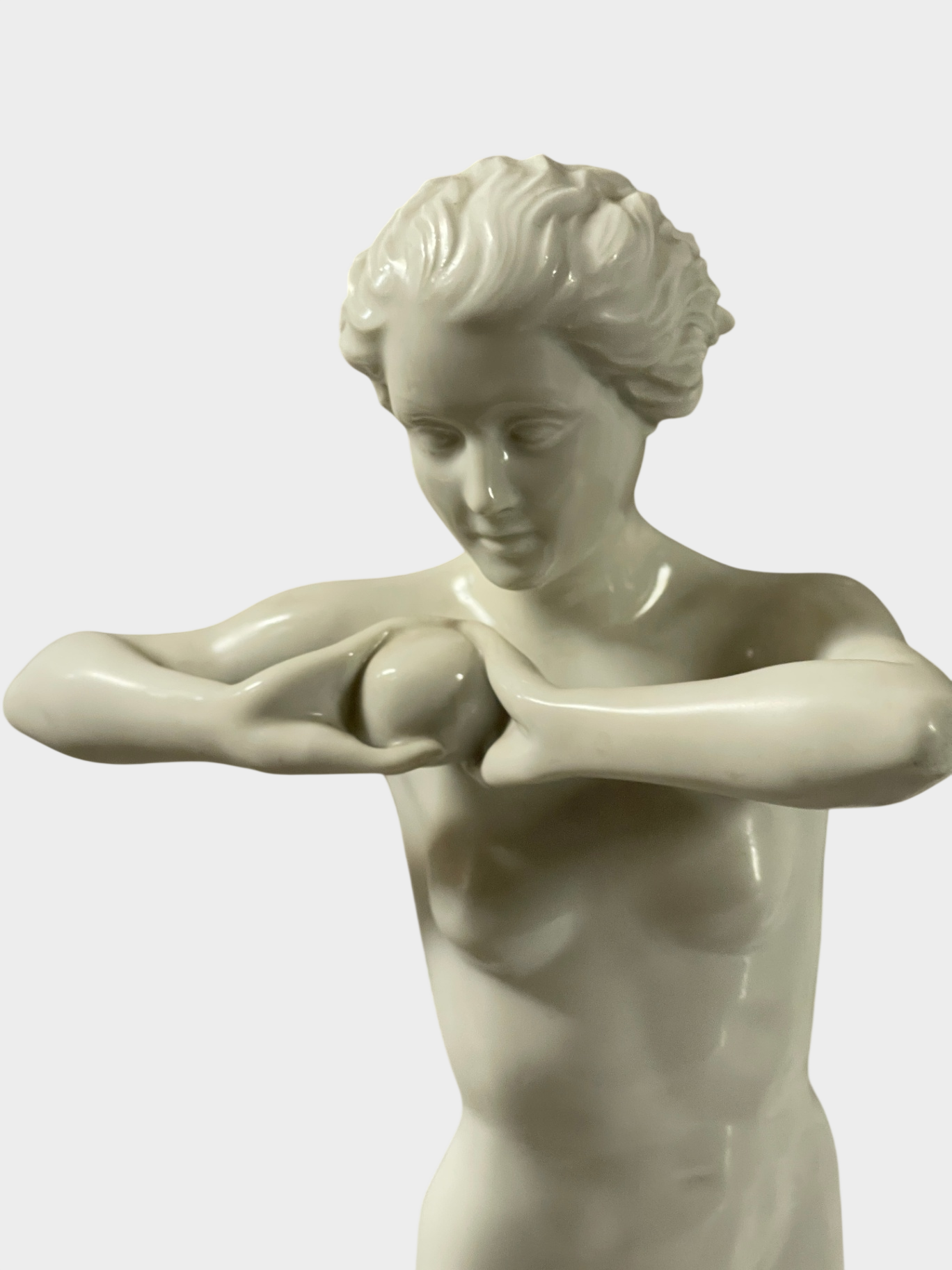 Rosenthal Porzellanfigur 'Ballwerferin' / Weiblicher Akt von Adam Luitpold, Modell-Nr. 780