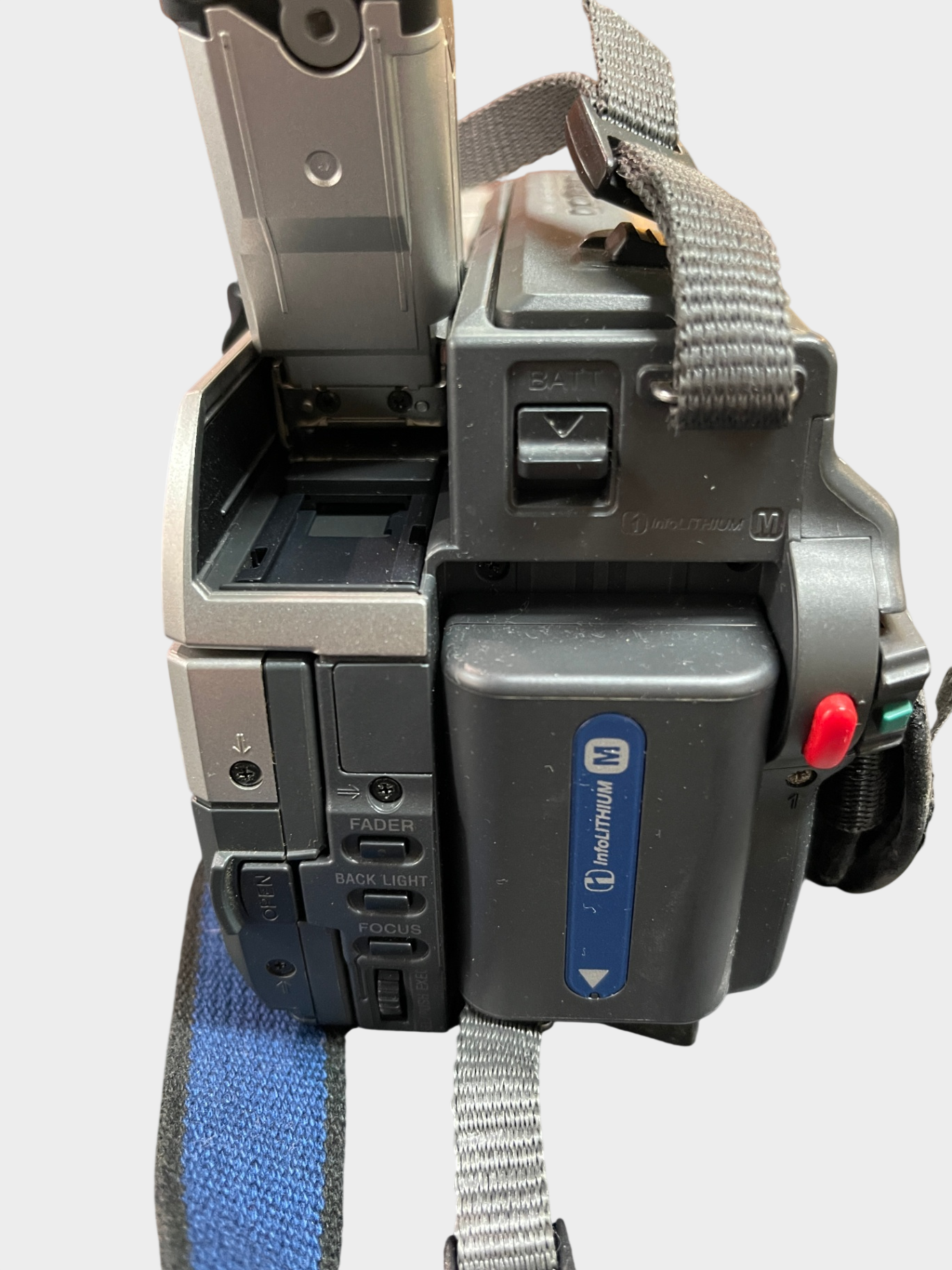 Sony Video8 Camcorder Handycam CCD-TRV37E Kamera mit Netzteil