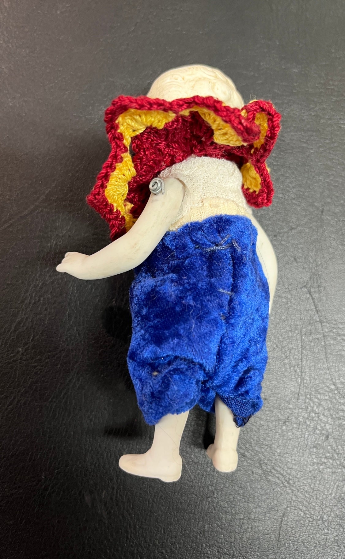 Miniatur Biskuitporzellan Puppe 11 cm Vollporzellan Kleidung