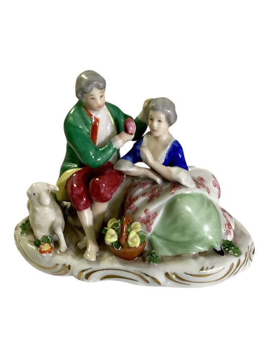 Porzellan Figur Schäferszene Paar mit Schaf Rokoko Stil ca 6 cm