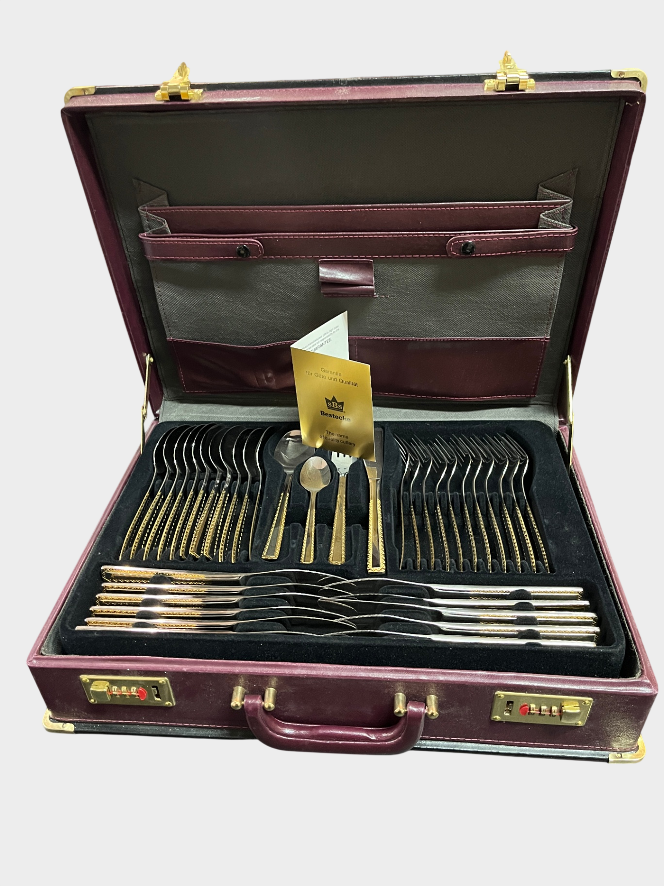 SBS Besteckkoffer 69 Teile 23/24 Karat Goldauflage 12 Personen
