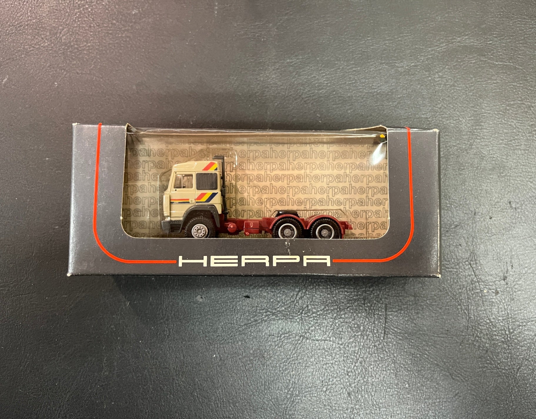 Herpa H0 1:87 MAN Zugmaschine beige rot OVP 