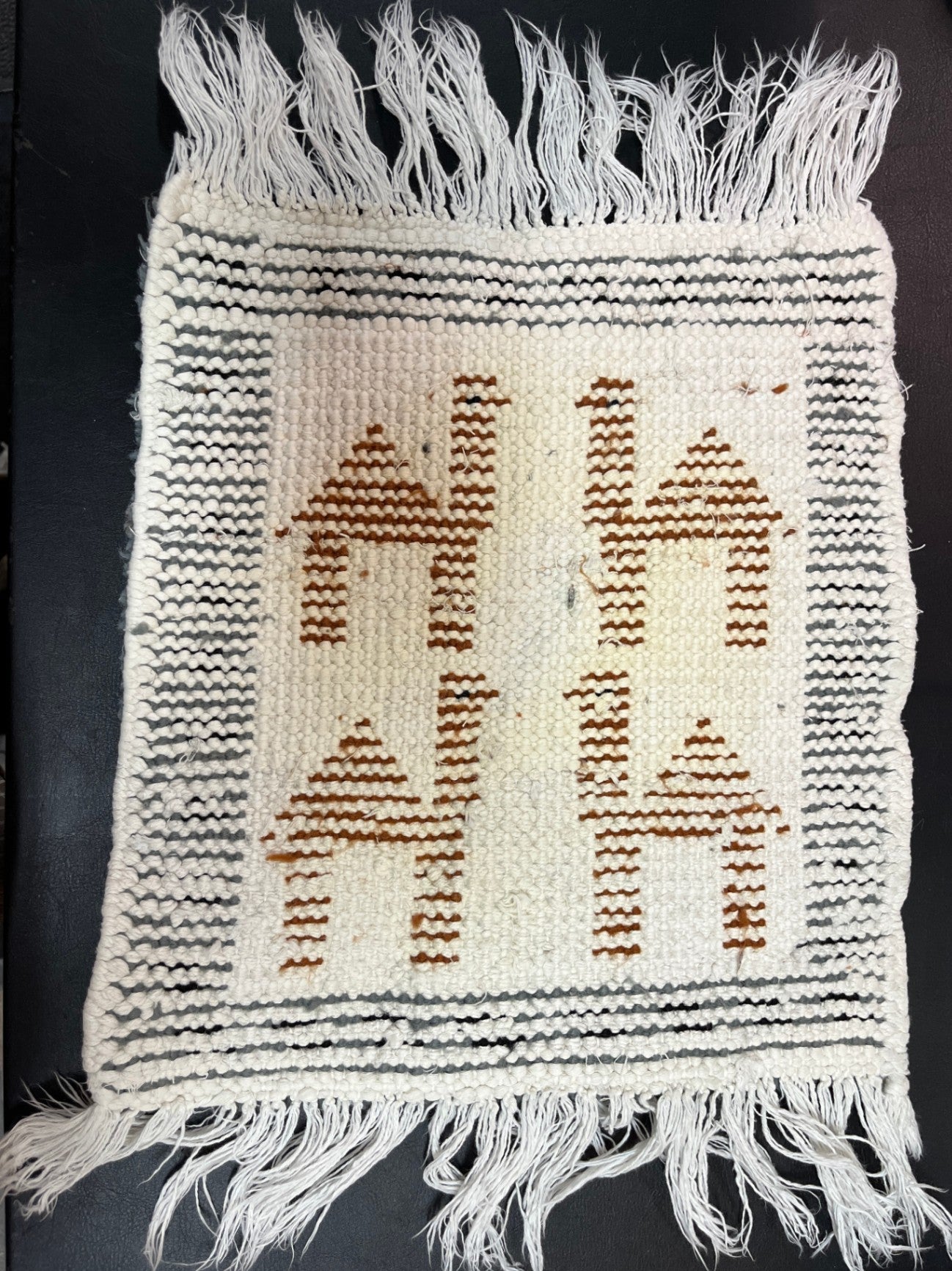 Kleiner Wandteppich Teppichbild Kamel Motiv Handarbeit 34 x 30 cm