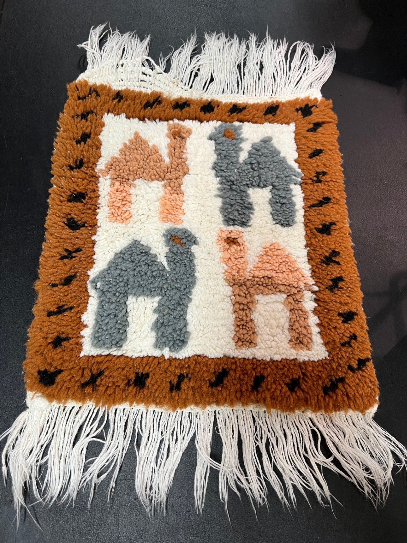 Kleiner Wandteppich Teppichbild Kamel Motiv Handarbeit 34 x 30 cm