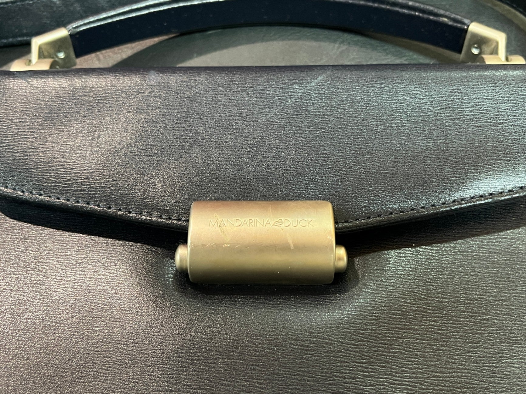 Mandarina Duck Umhängetasche Dunkelblau Leder Schultertasche mit Beutel