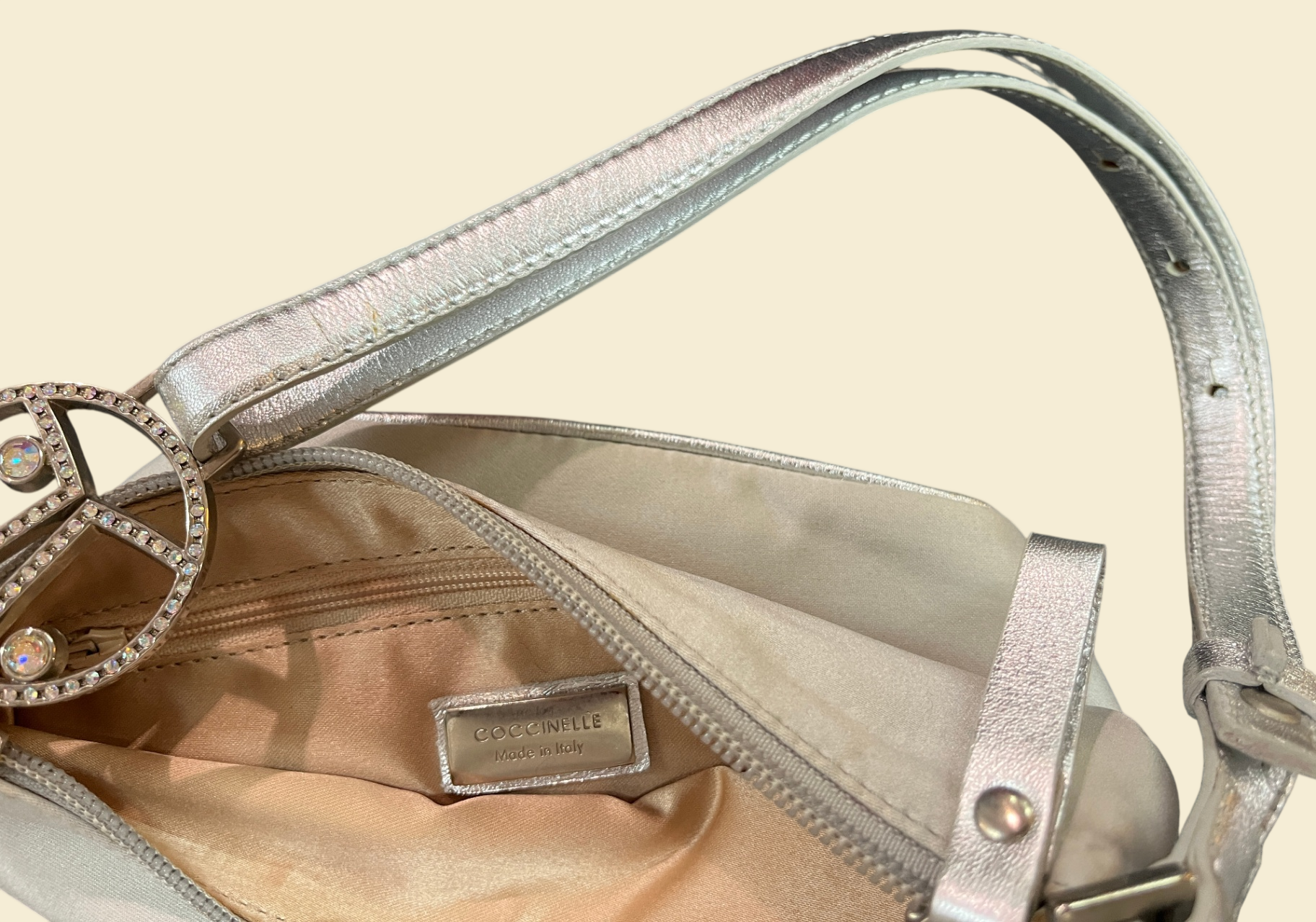 Coccinelle Umhängetasche Grau Made in Italy 20 x 13 cm Schultertasche