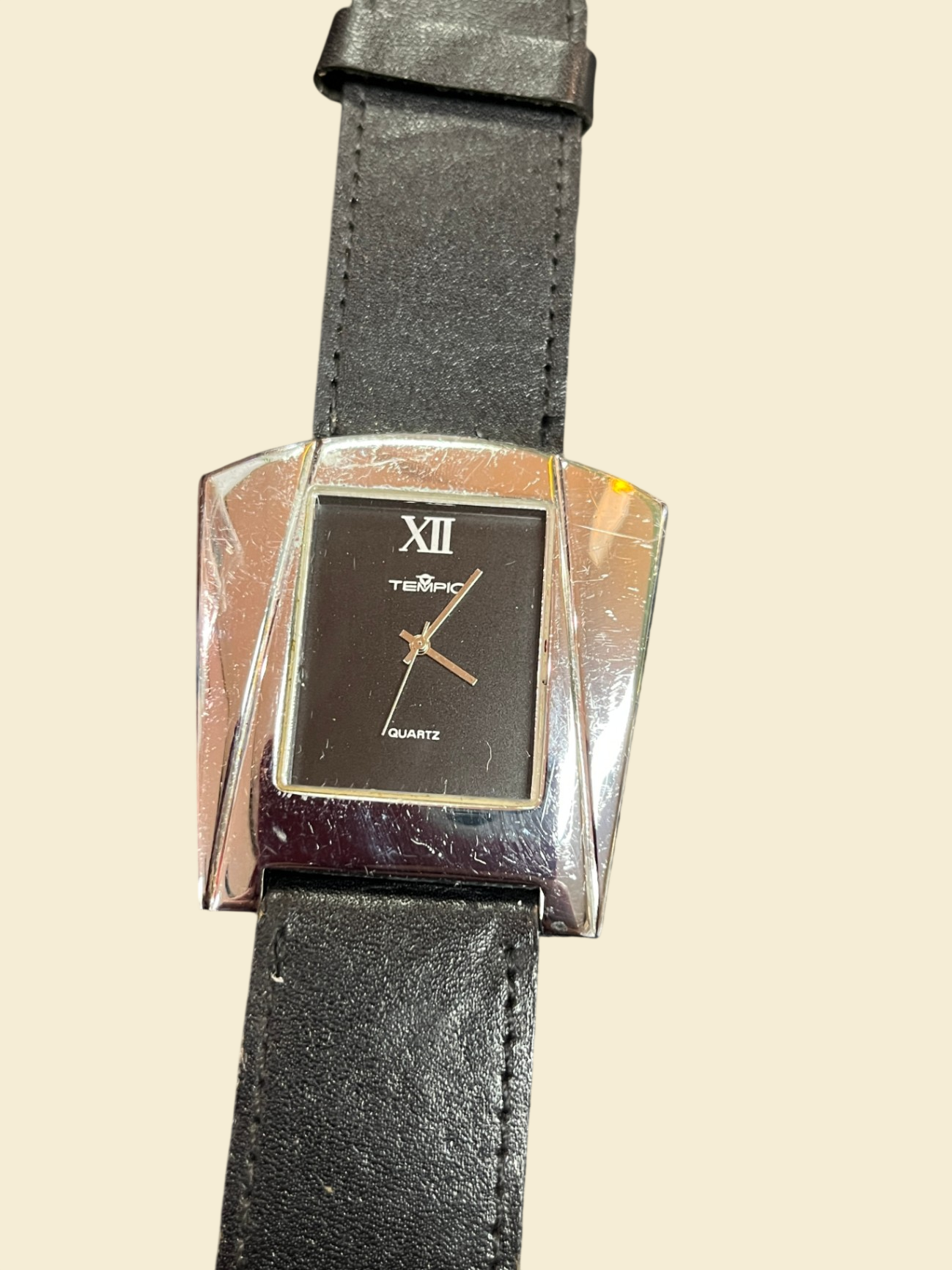 Tempic Quartz Armbanduhr Schwarz Lederarmband Rechteckiges Gehäuse
