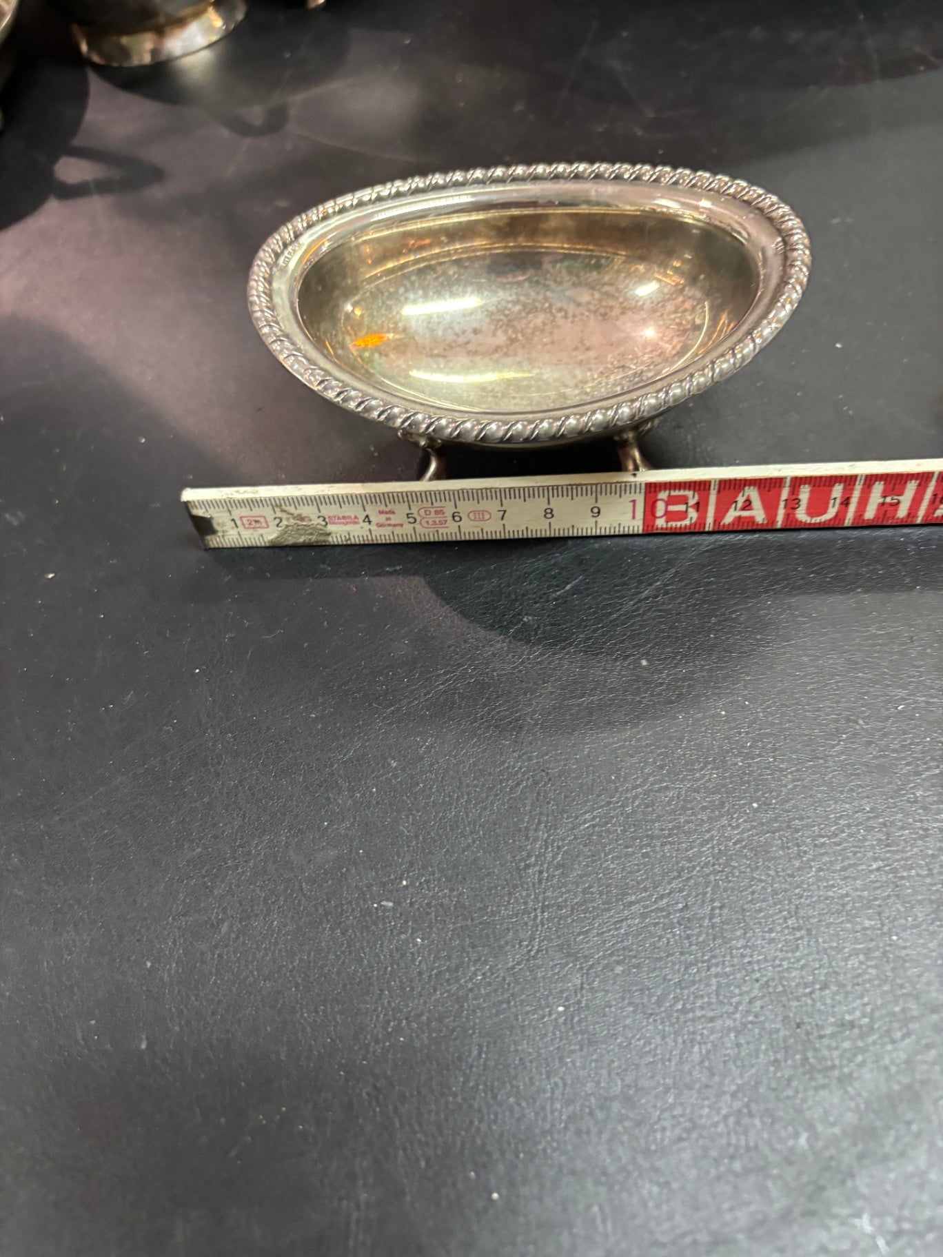 Versilberte Schale auf 4 Füßen Ø ca. 11 cm angelaufen