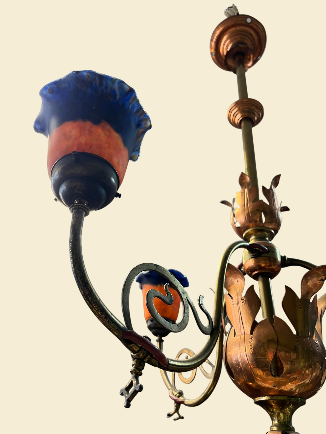 Jugendstil Deckenlampe Kupfer Messing 3-flammig Farbglas Hängeleuchte