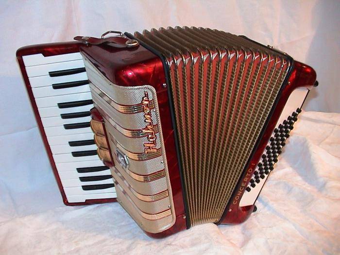 Hohner Concerto I Akkordeon 48 Bässe Rot Perlmutt 2-chörig mit Koffer