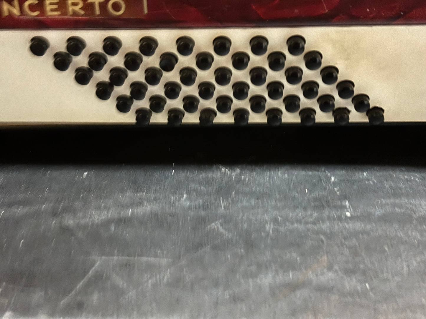 Hohner Concerto I Akkordeon 48 Bässe Rot Perlmutt 2-chörig mit Koffer