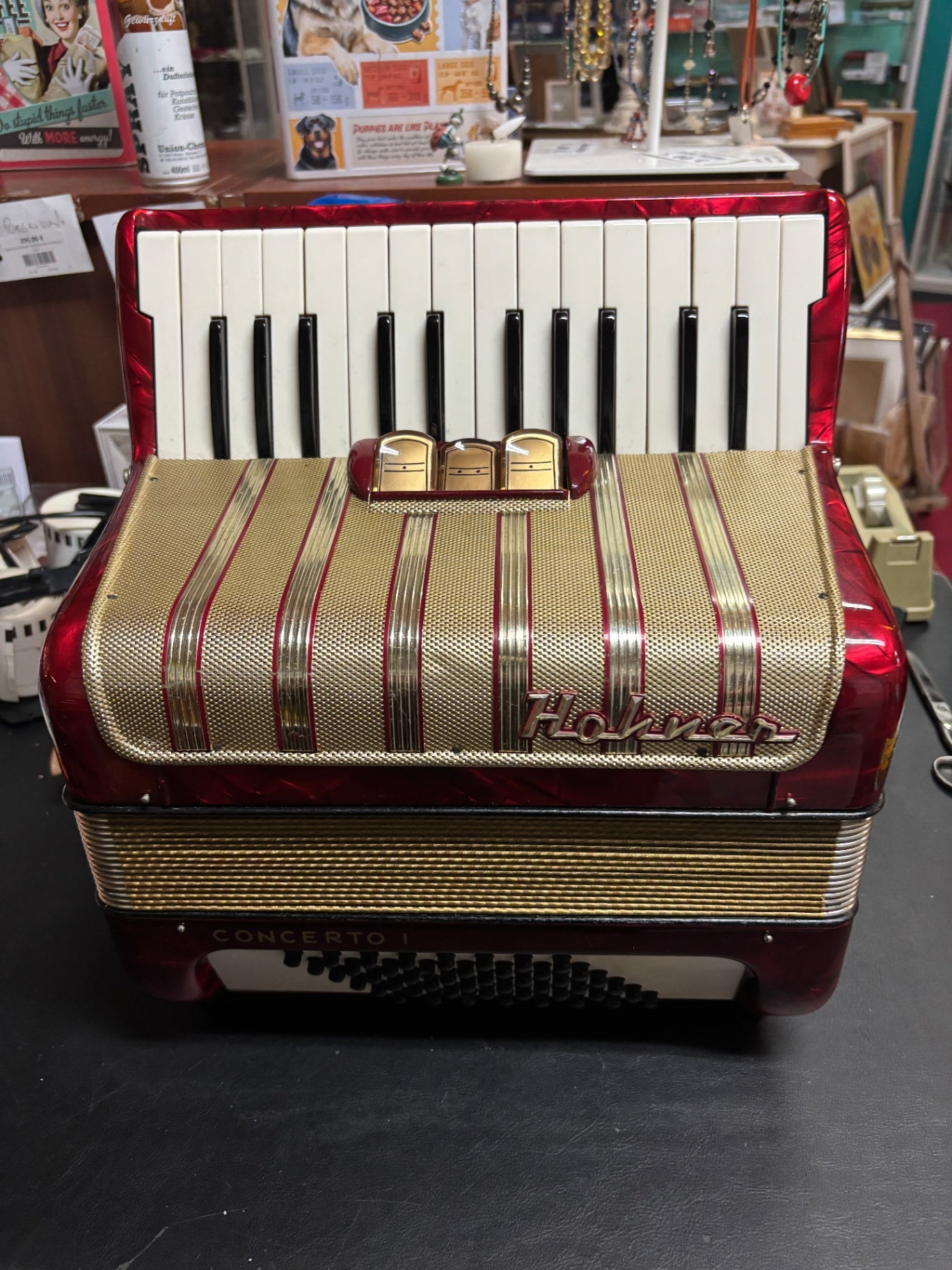 Hohner Concerto I Akkordeon 48 Bässe Rot Perlmutt 2-chörig mit Koffer