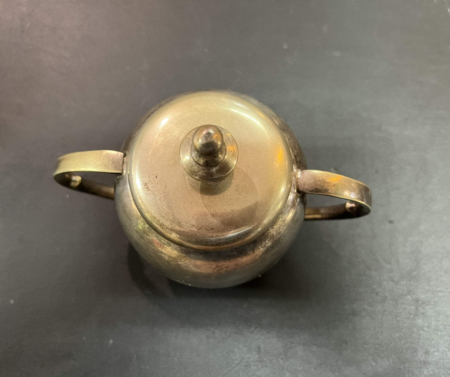 Kleines Deckelgefäß Metall silberfarben mit 2 Henkeln ca.  9 cm