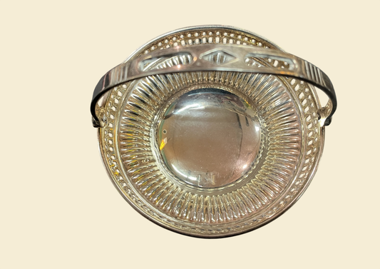 Versilberter Flaschenuntersetzer mit Tragebügel Ø 13 cm Vintage
