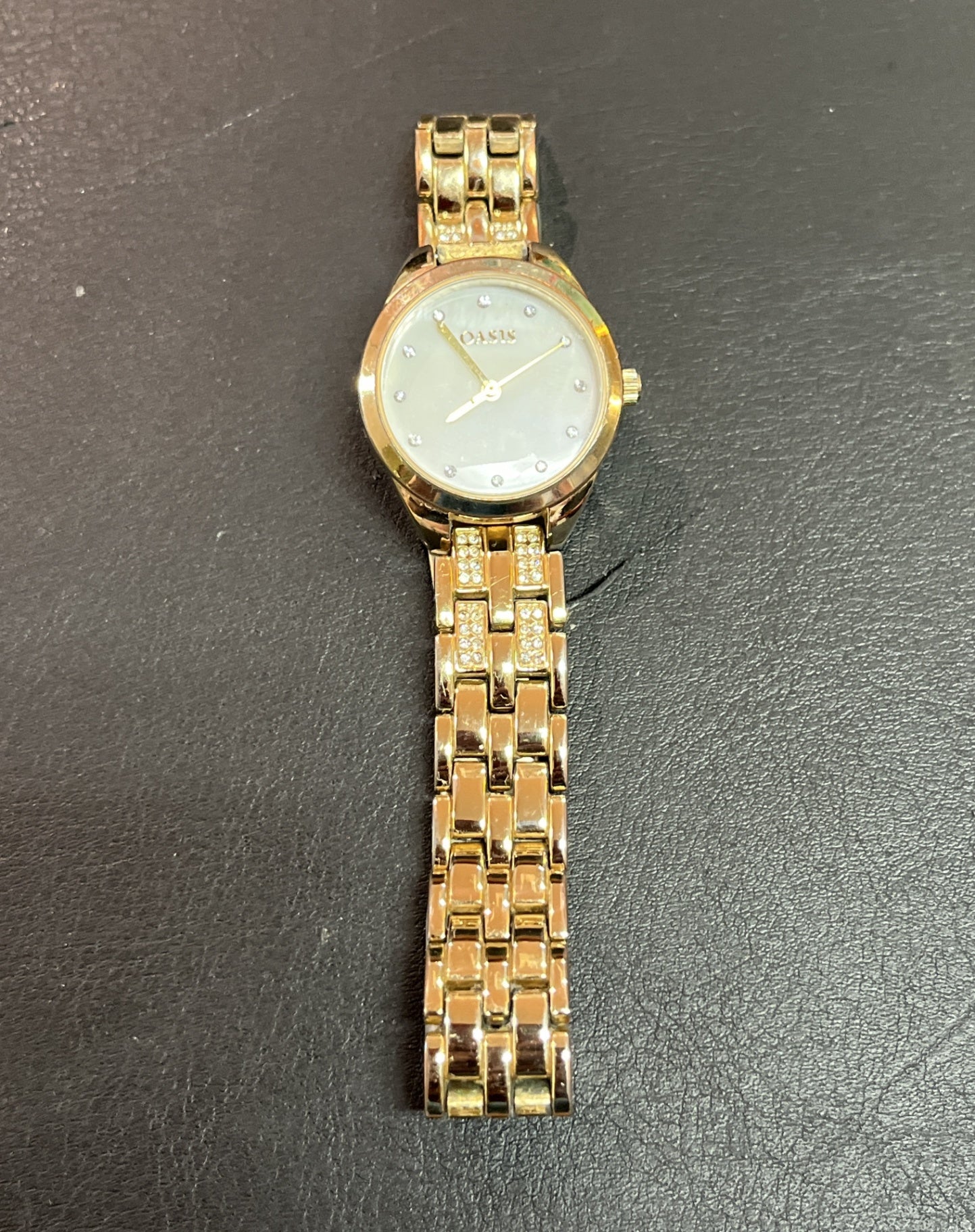 OASIS Damenarmbanduhr Goldfarben B1619 Edelstahlboden