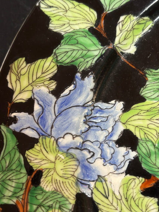 Antiker Porzellanteller China Blumenmotiv Ø 26 cm handbemalt Schwarz
