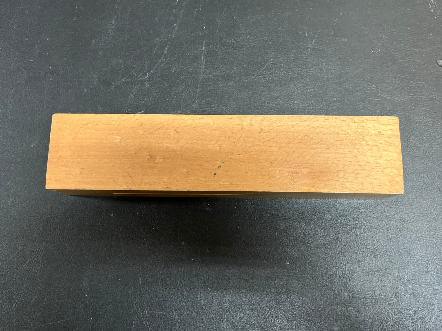 Altes Holz-Federmäppchen mit Zwergenmotiv ca. 24 cm