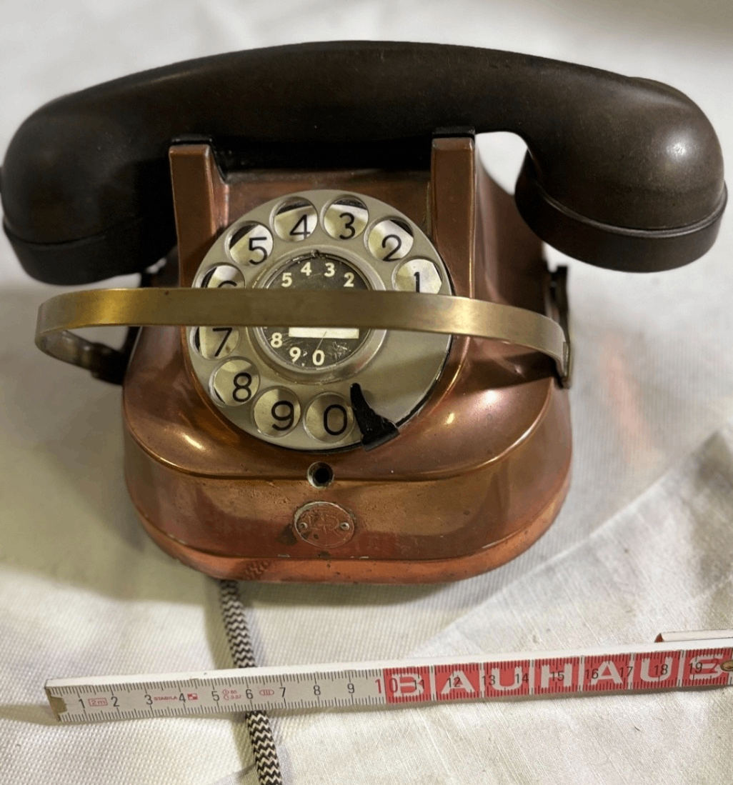 Vintage Wählscheibentelefon braun RTT 56 B