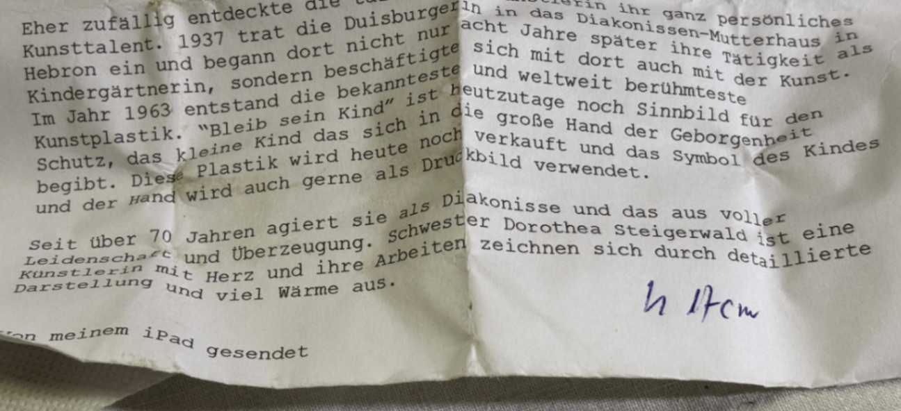Dorothea Steigerwald „Bleib sein Kind“ Tonplastik ca. 17 cm