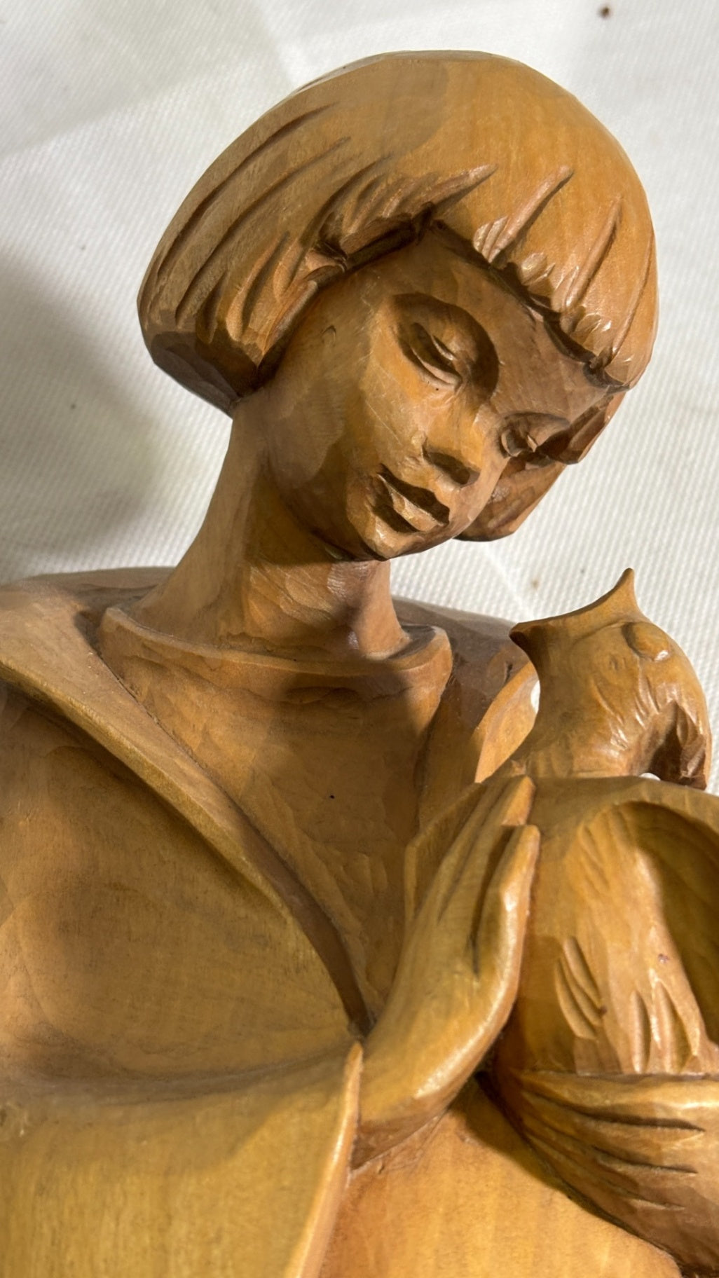Luis Comploj Tirol Holzschnitzerei Frau mit Vogel ca. 43 cm