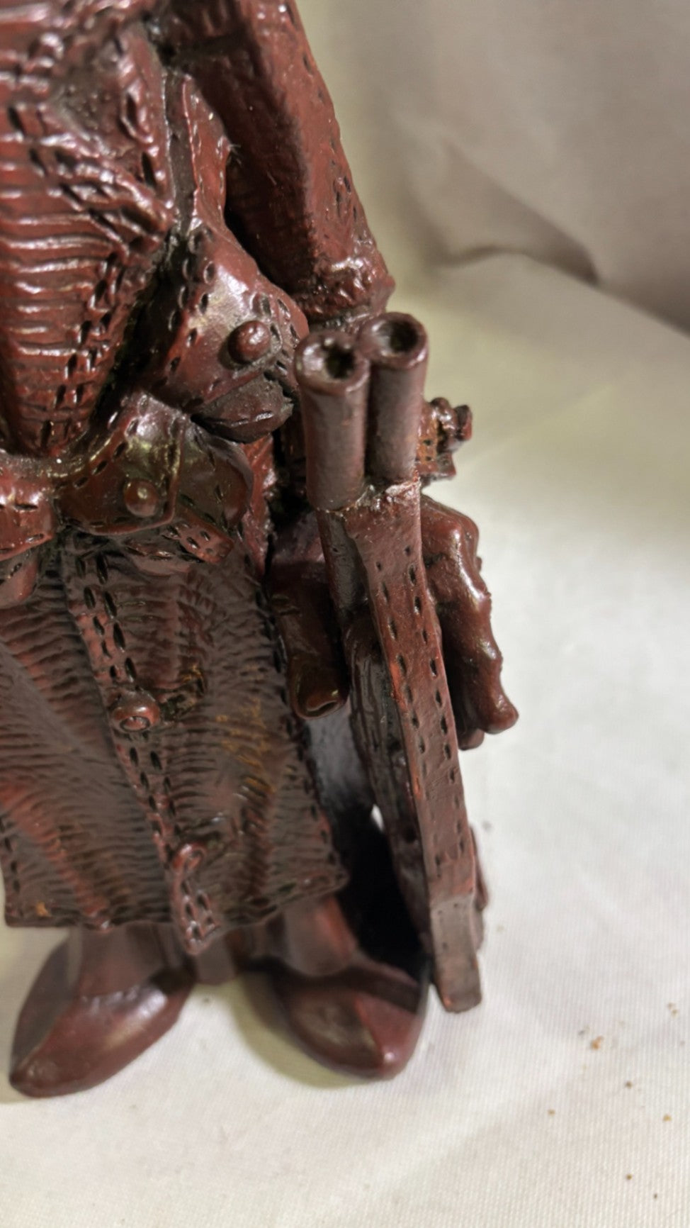 Große Mann mit Gewehr (beschädigt) Jagdfigur ca. 42 cm Material unbekannt