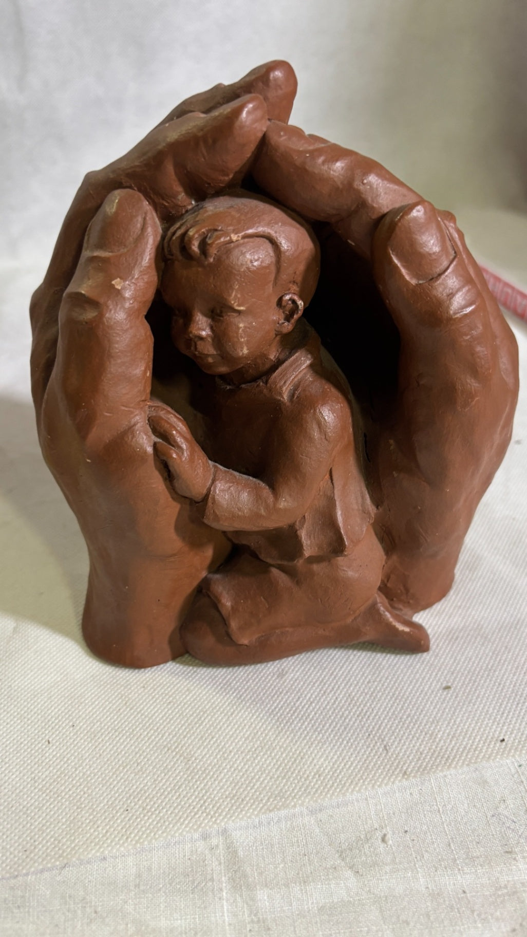 Dorothea Steigerwald „Bleib sein Kind“ Tonplastik ca. 17 cm