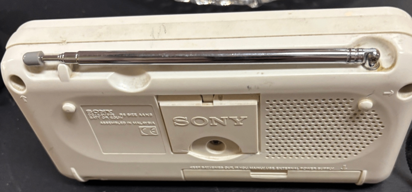 Sony ICF-480S 3-Band Transistorradio FM MW SW Vintage funktionsfähig /starke Gebrauchsspuren